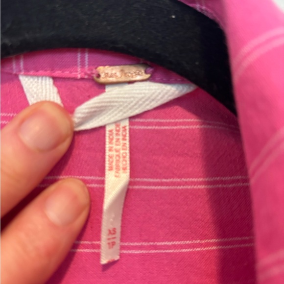 Free People Pink and White Striped Linen Shirt XS (oversized)💕💕💕💕💕💕💕💕💕 - Picture 3 of 5